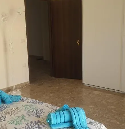 Grimaldi Guest Apartamento *