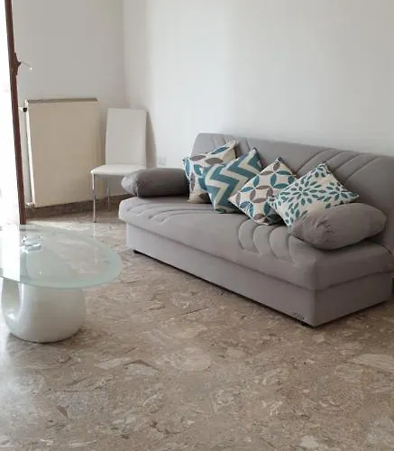 Grimaldi Guest 아파트 *